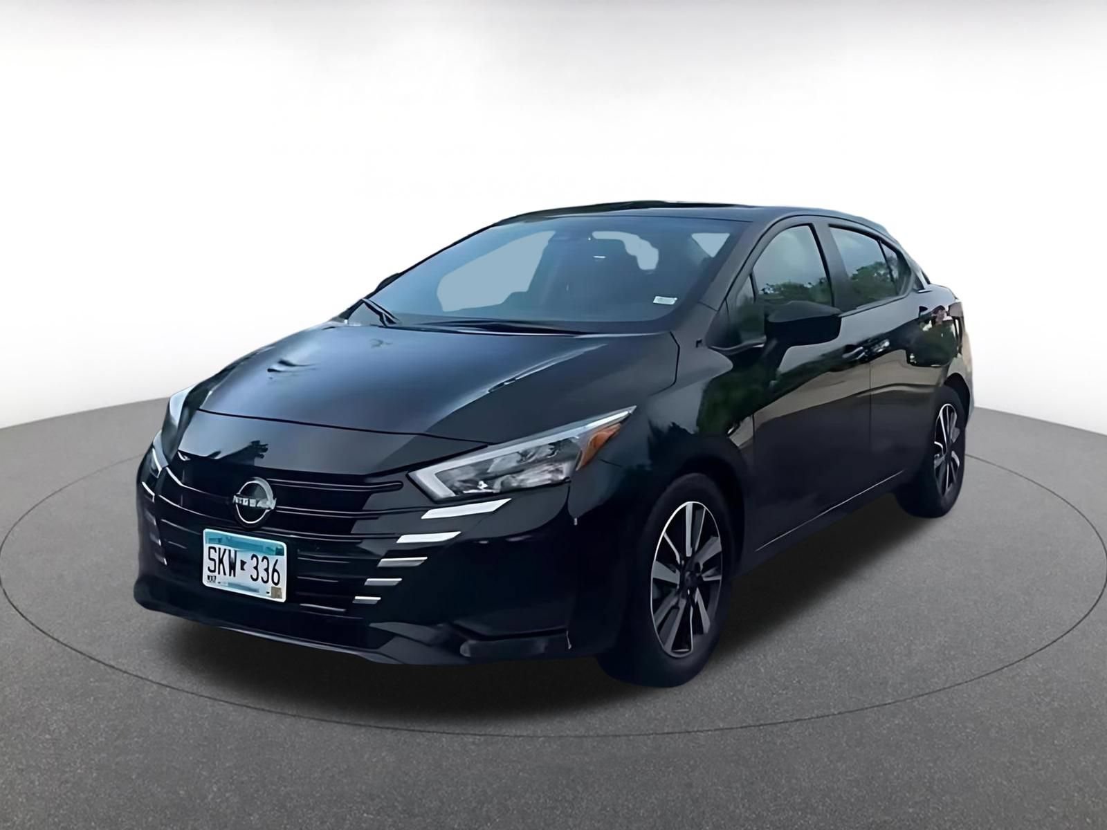 Used 2025 Nissan Versa SV FWD image 4
