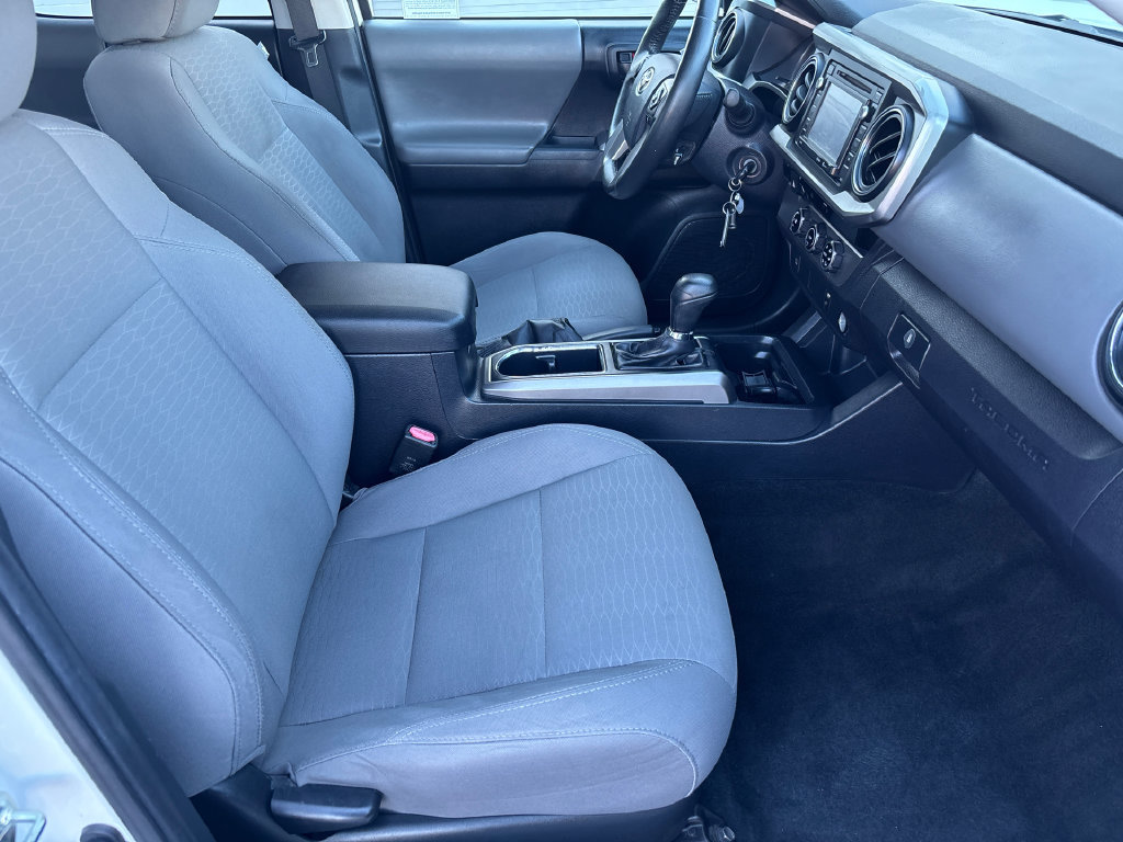 Used 2017 Toyota Tacoma SR5 w/ Tow Package RWD image 15
