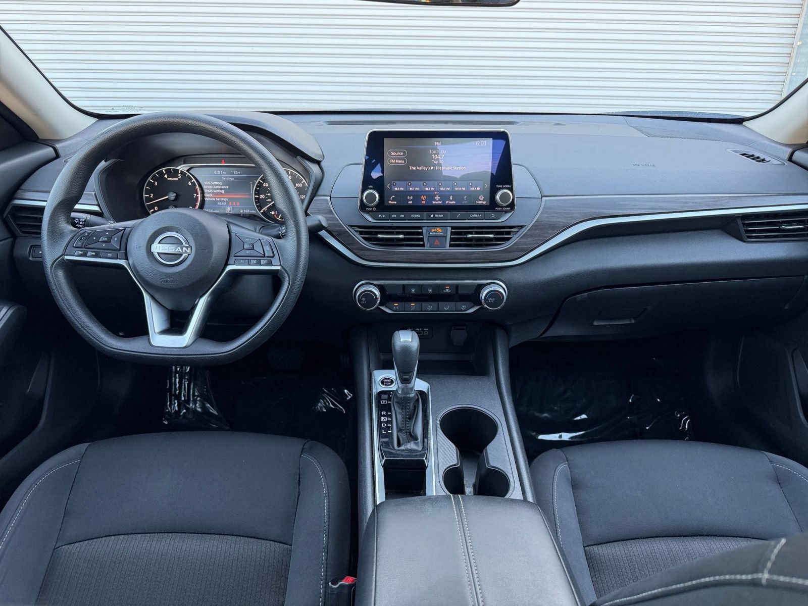 Used 2025 Nissan Altima 2.5 SV FWD image 33