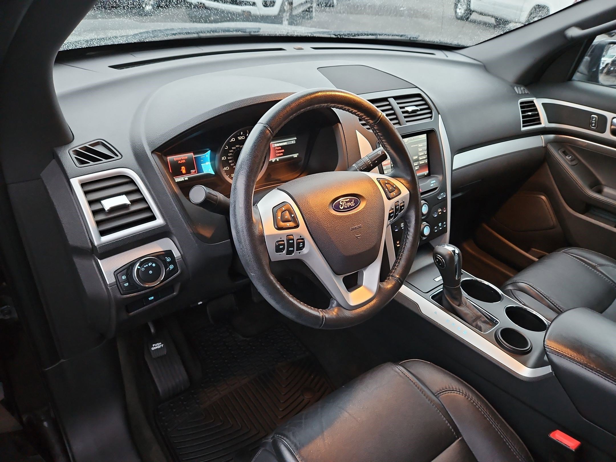 Used 2013 Ford Explorer XLT image 14