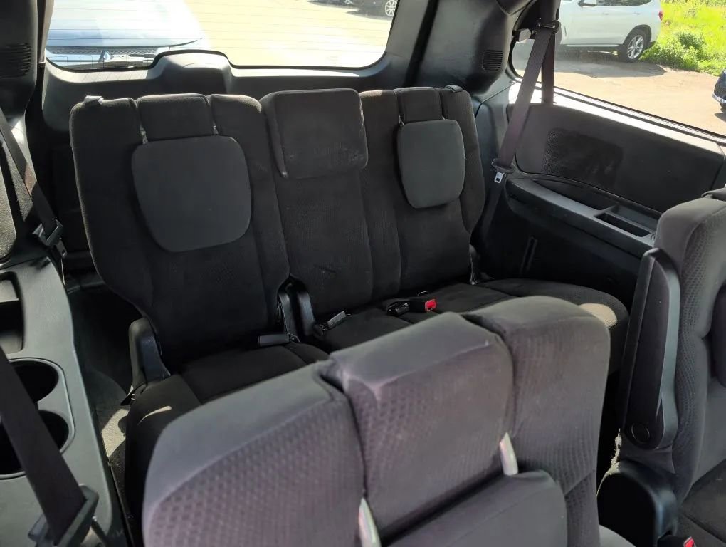 Used 2018 Dodge Grand Caravan SE FWD image 22