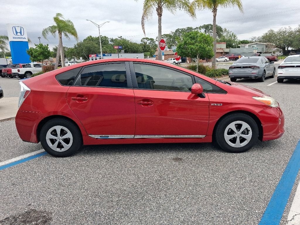 Used 2015 Toyota Prius Three FWD image 4