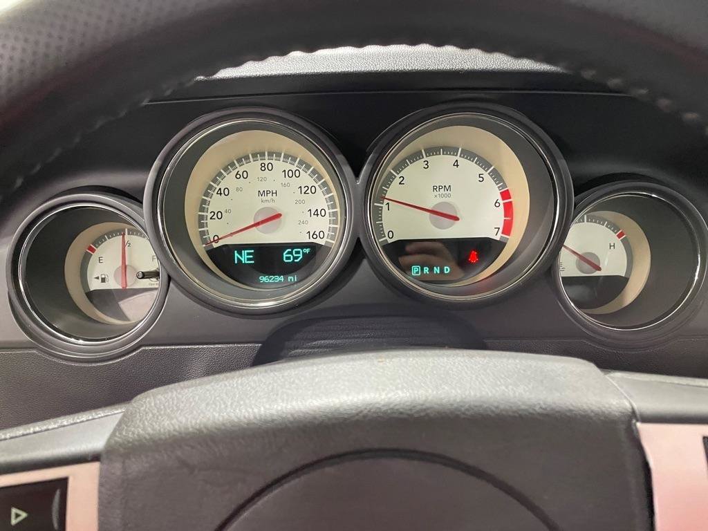 Used 2010 Dodge Challenger R/T RWD image 22