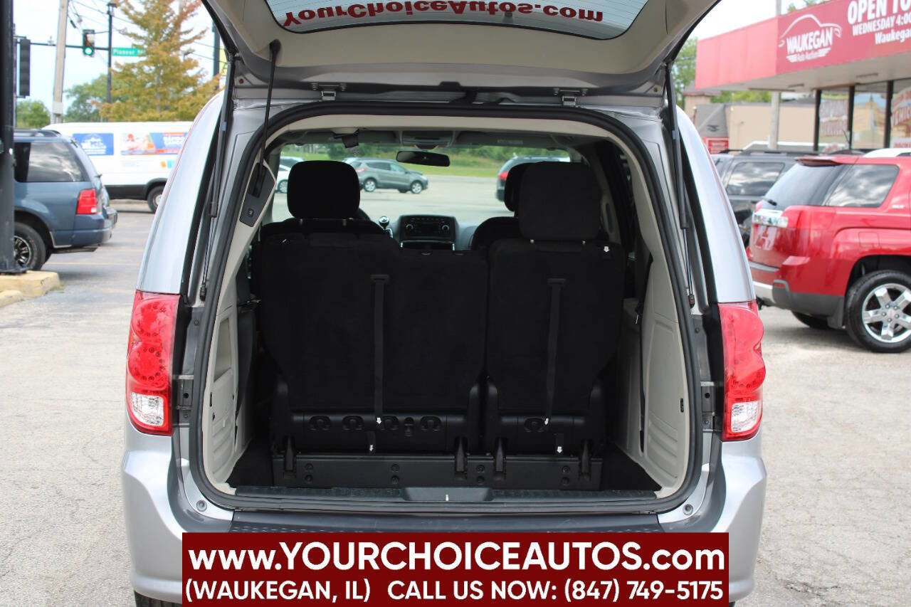 Used 2015 Dodge Grand Caravan SXT image 13