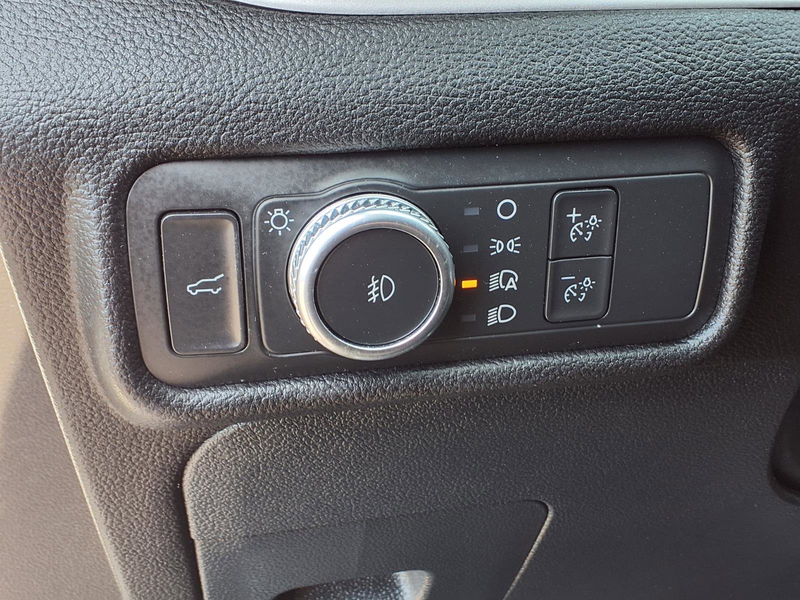 Certified 2022 Ford Explorer XLT w/ Equipment Group 202A image 23