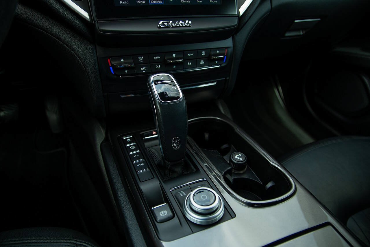 Used 2020 Maserati Ghibli RWD image 28