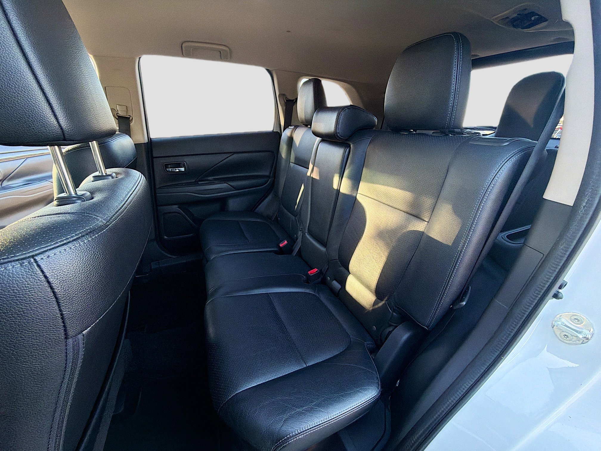 Used 2017 Mitsubishi Outlander SEL image 21