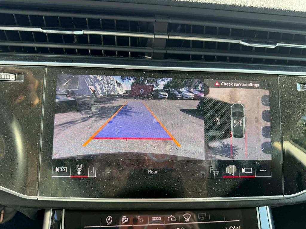 Used 2023 Audi Q8 Prestige image 23