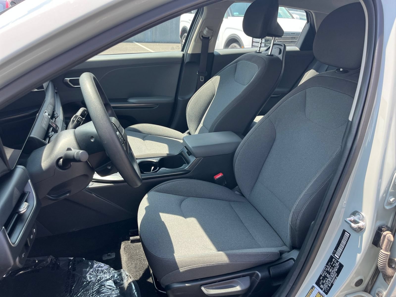 Used 2025 Kia K4 FWD image 36