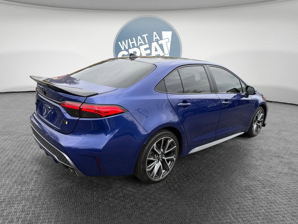 Used 2021 Toyota Corolla SE w/ SE Premium Package image 3