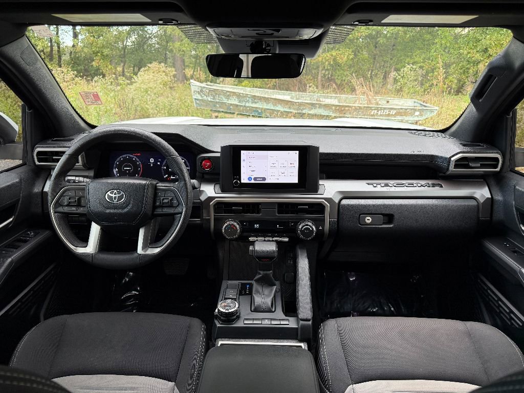 Used 2024 Toyota Tacoma TRD Off-Road image 28