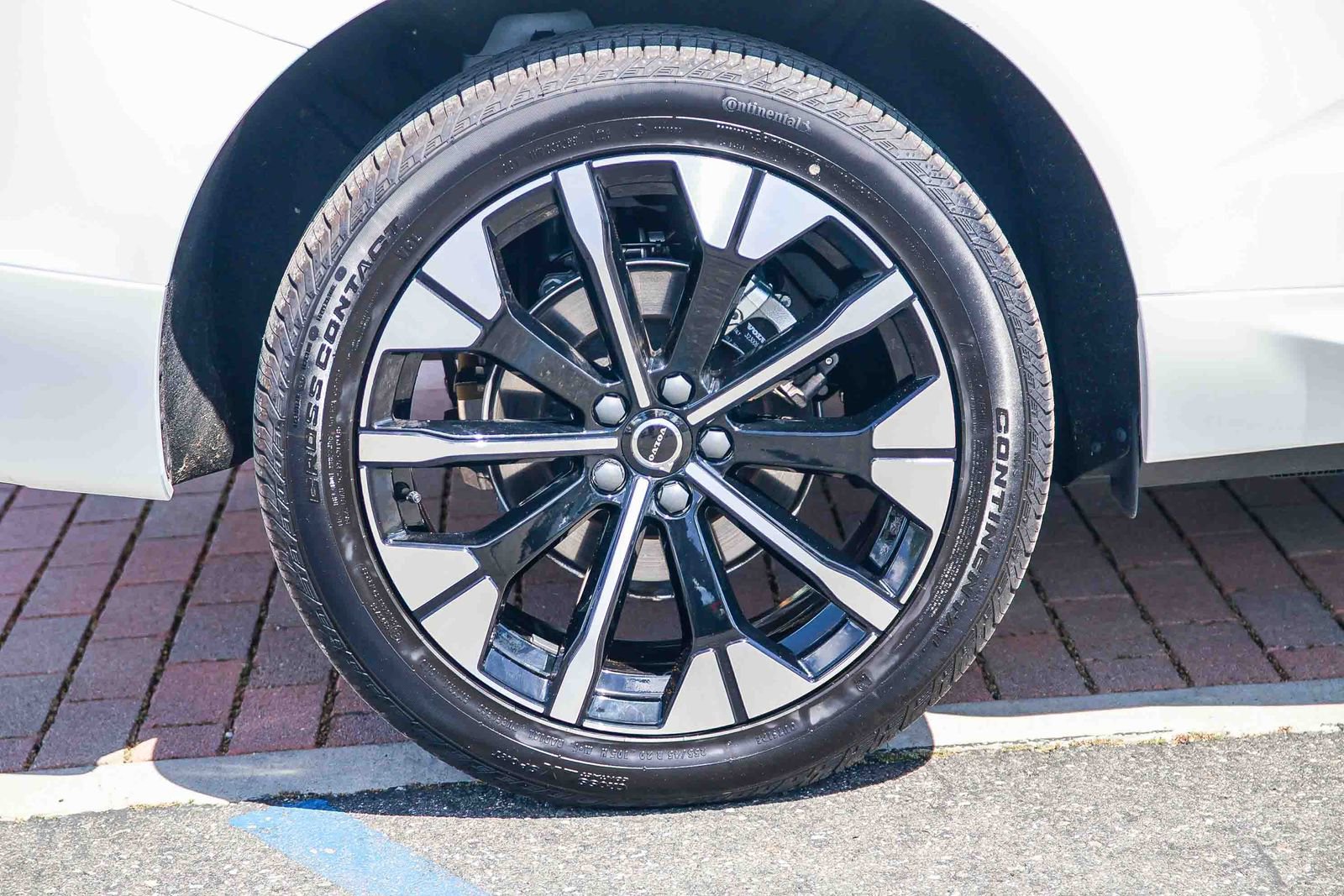 Used 2026 Volvo XC60 B5 Plus w/ Protection Package Premier image 10