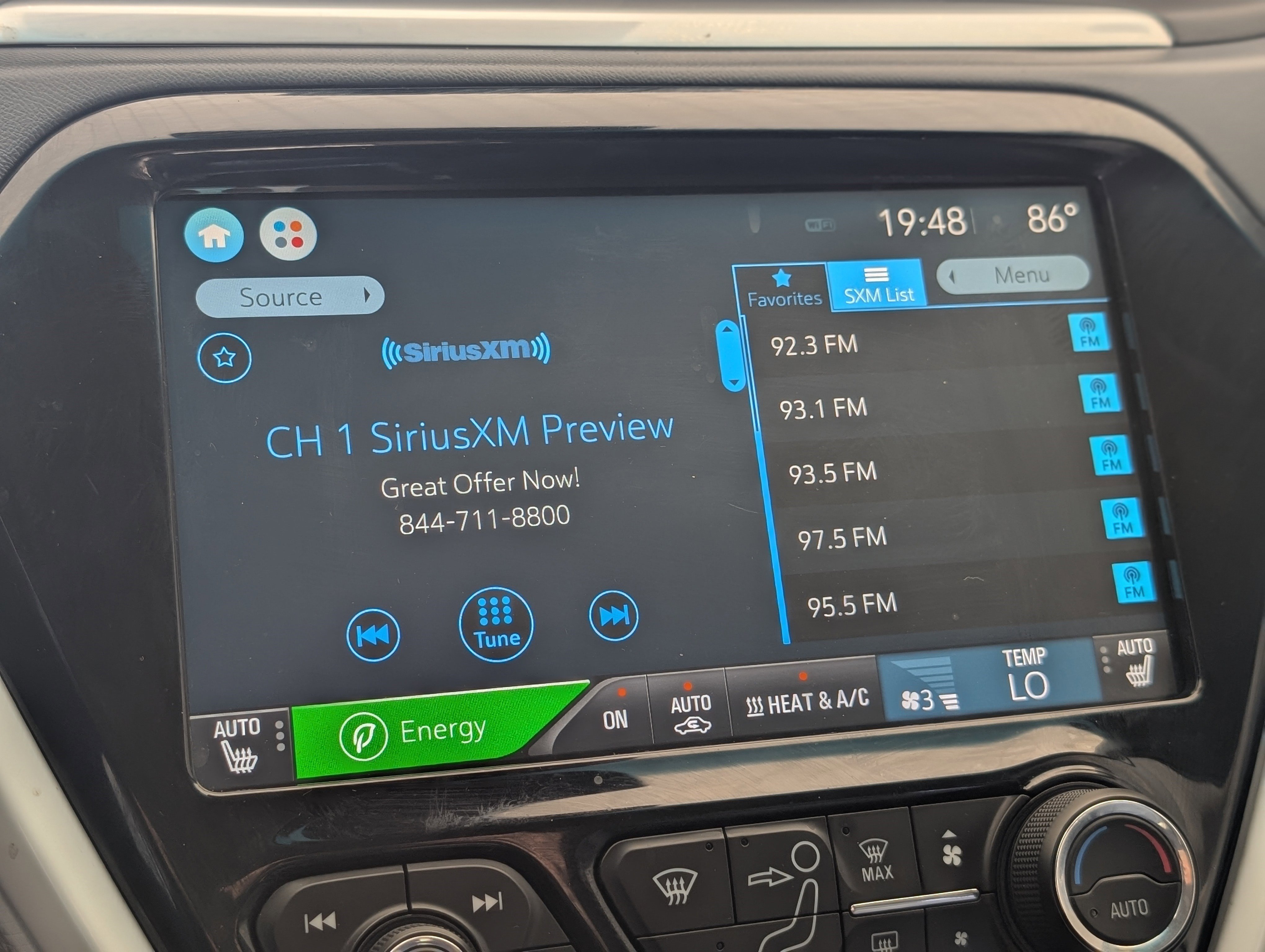 Used 2017 Chevrolet Bolt Premier w/ Driver Confidence II Package image 27