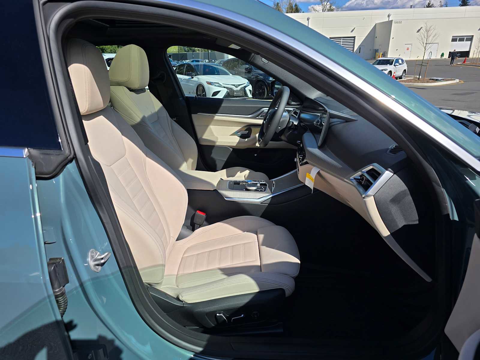 Used 2025 BMW i4 xDrive40i image 11