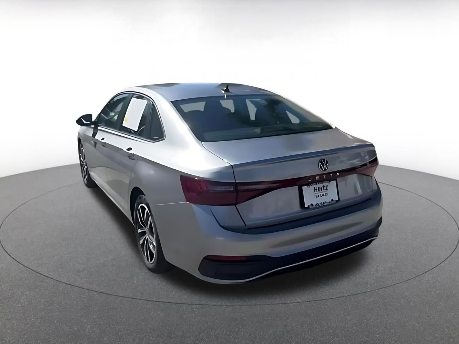 Used 2025 Volkswagen Jetta SE FWD image 16