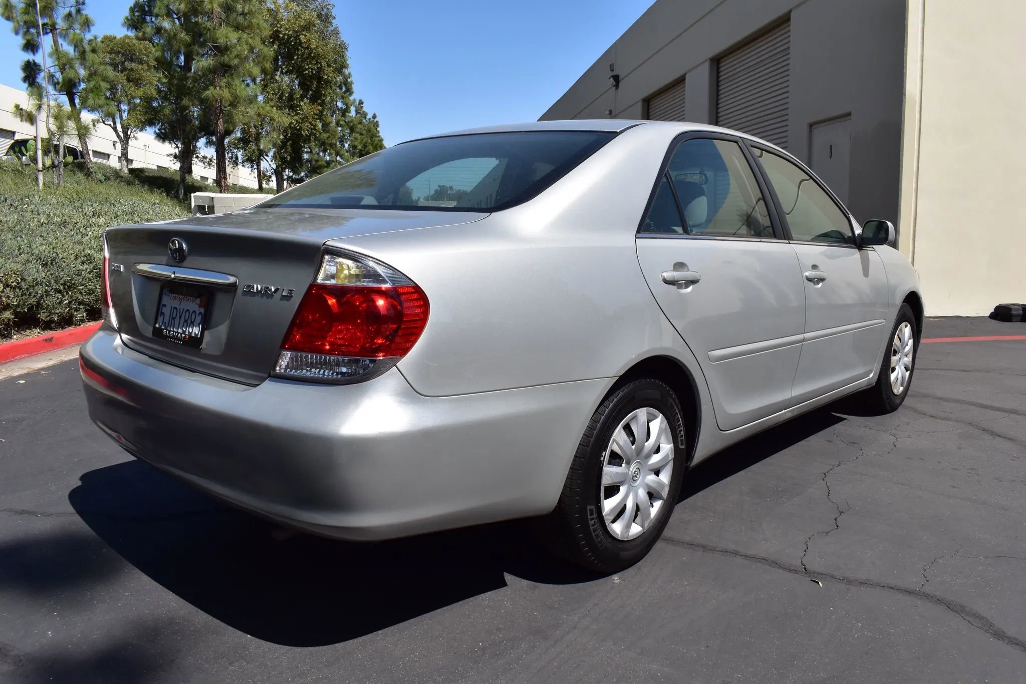 Used 2005 Toyota Camry LE FWD image 3