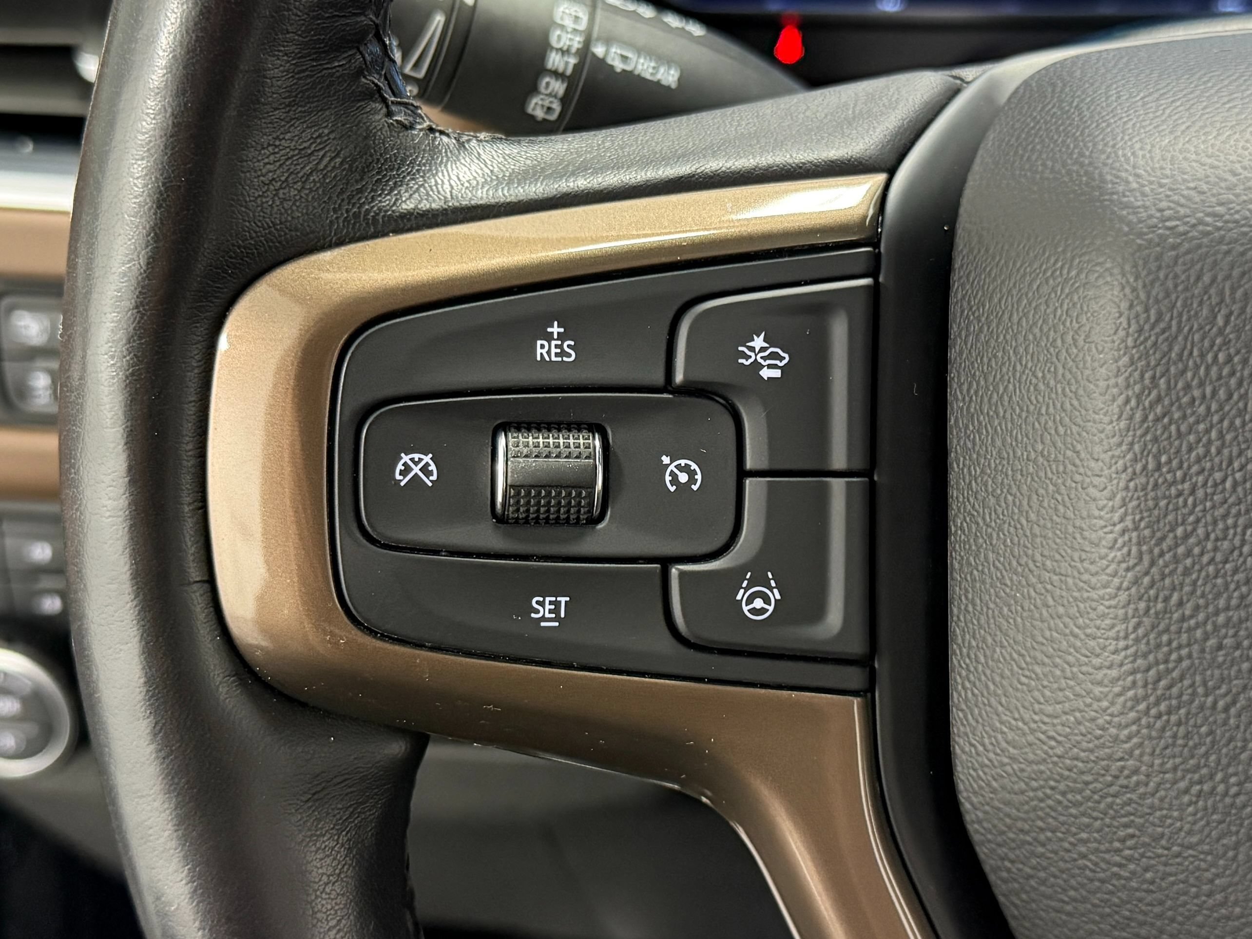 Used 2023 Chevrolet Tahoe High Country w/ Advanced Technology Package AWD/4WD image 24