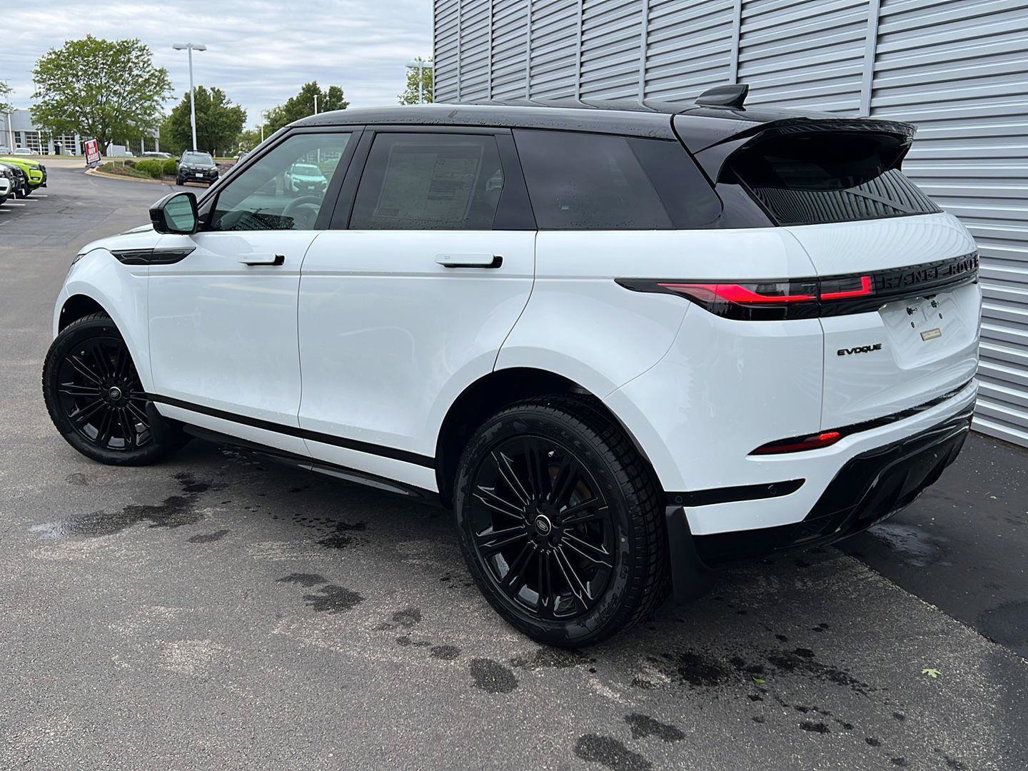 New 2026 Land Rover Range Rover Evoque Dynamic SE AWD/4WD image 3