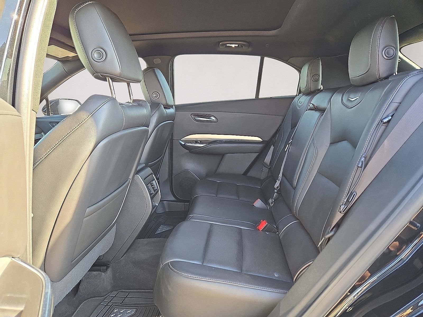 Used 2019 Cadillac XT4 Premium Luxury FWD image 17