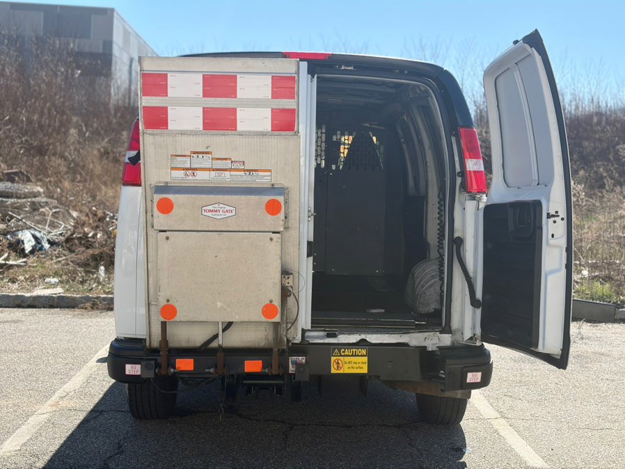 Used 2021 Chevrolet Express 3500 w/ Driver Convenience Package image 36