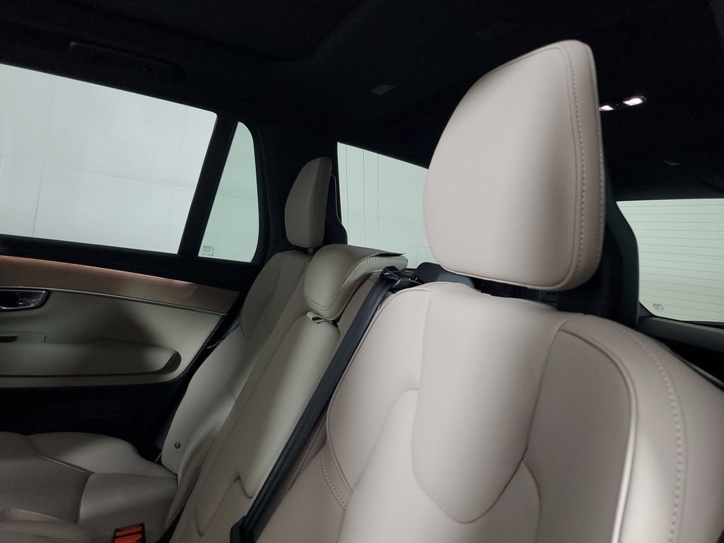 New 2026 Volvo XC90 B6 Plus w/ Protection Package Premier AWD/4WD image 13
