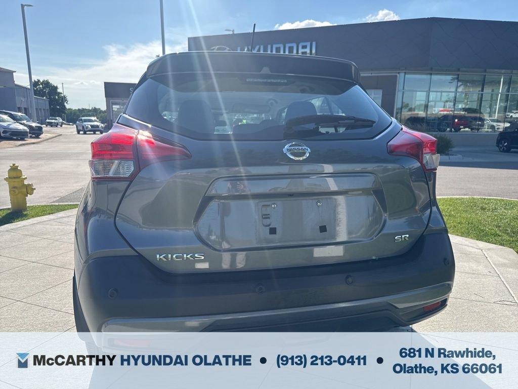 Used 2020 Nissan Kicks SR w/ SR Premium Package FWD image 12