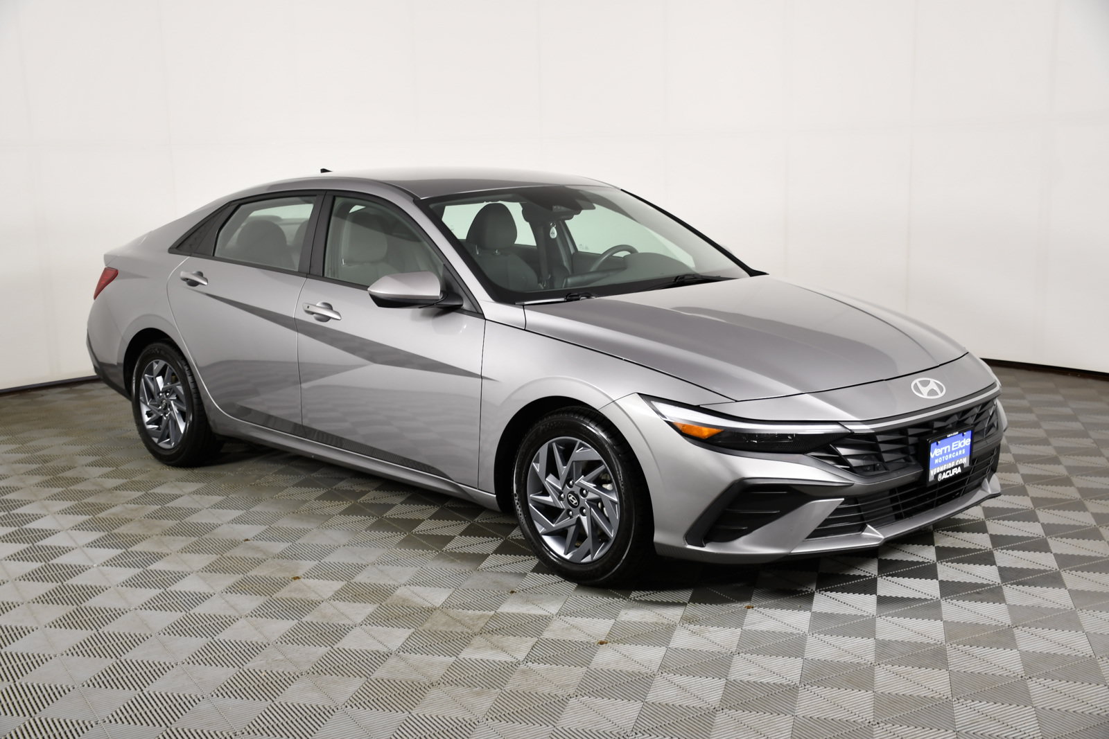 Used 2024 Hyundai Elantra SEL FWD image 4