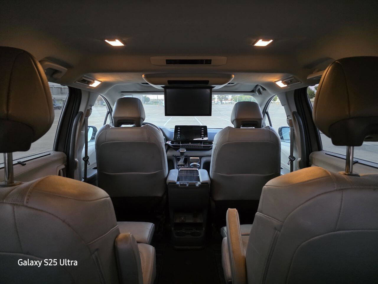Used 2021 Toyota Sienna Limited FWD image 26