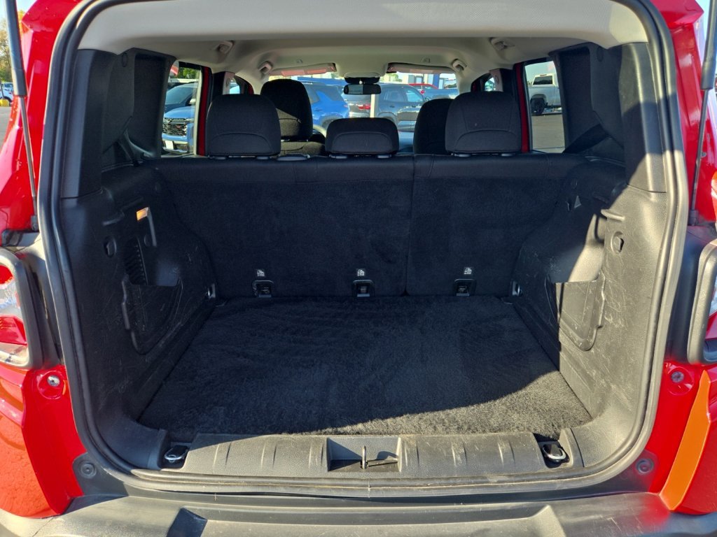 Used 2020 Jeep Renegade Sport w/ Sport Appearance Group AWD/4WD image 9