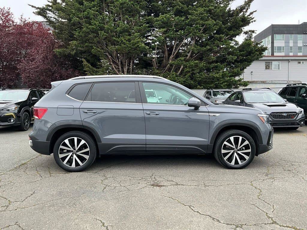 Used 2023 Volkswagen Taos SE AWD/4WD image 9