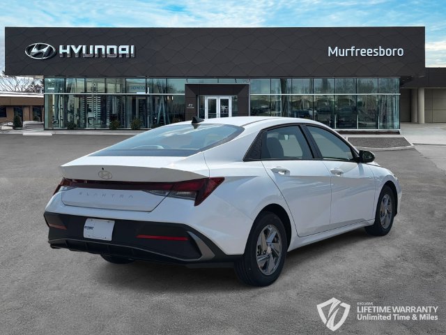 New 2026 Hyundai Elantra SE FWD image 5