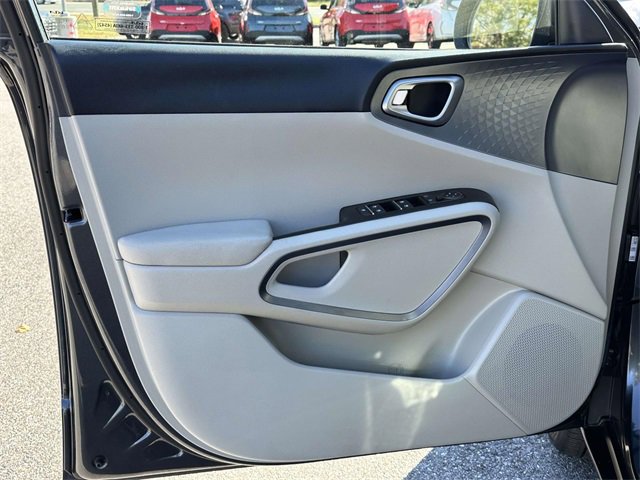 Certified 2023 Kia Soul EX image 13