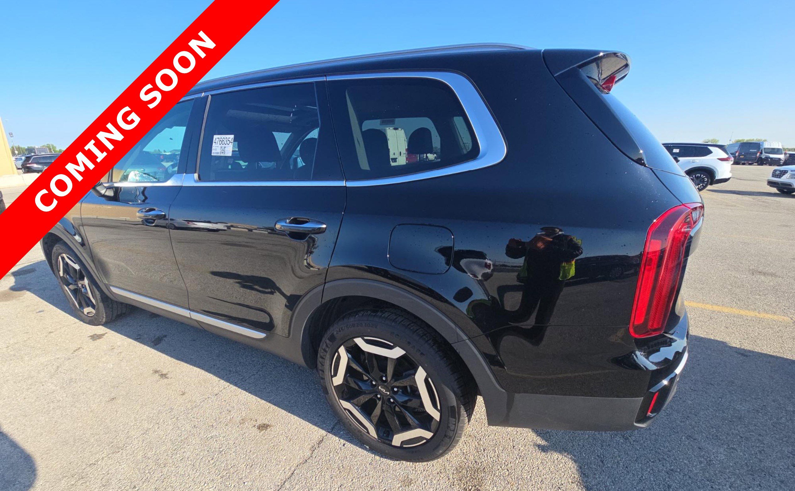 Used 2025 Kia Telluride S FWD image 4