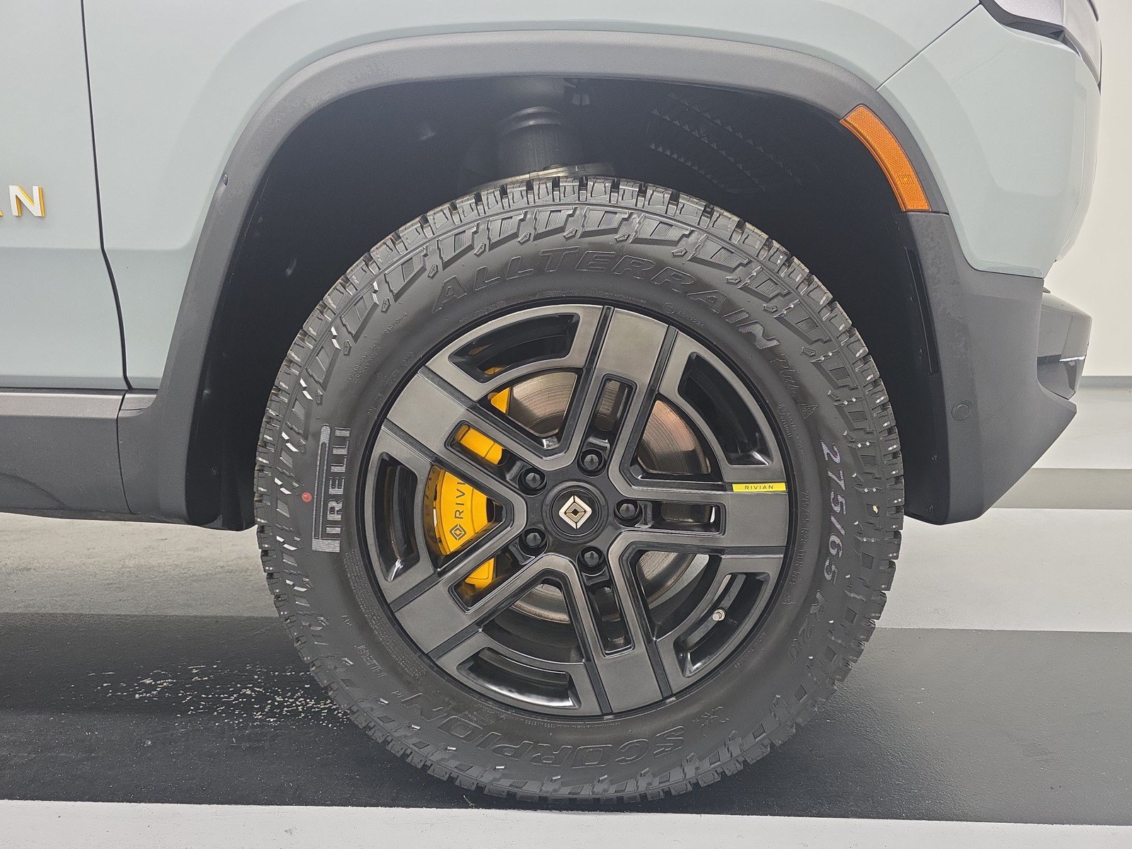 Used 2022 Rivian R1T Adventure AWD/4WD image 11