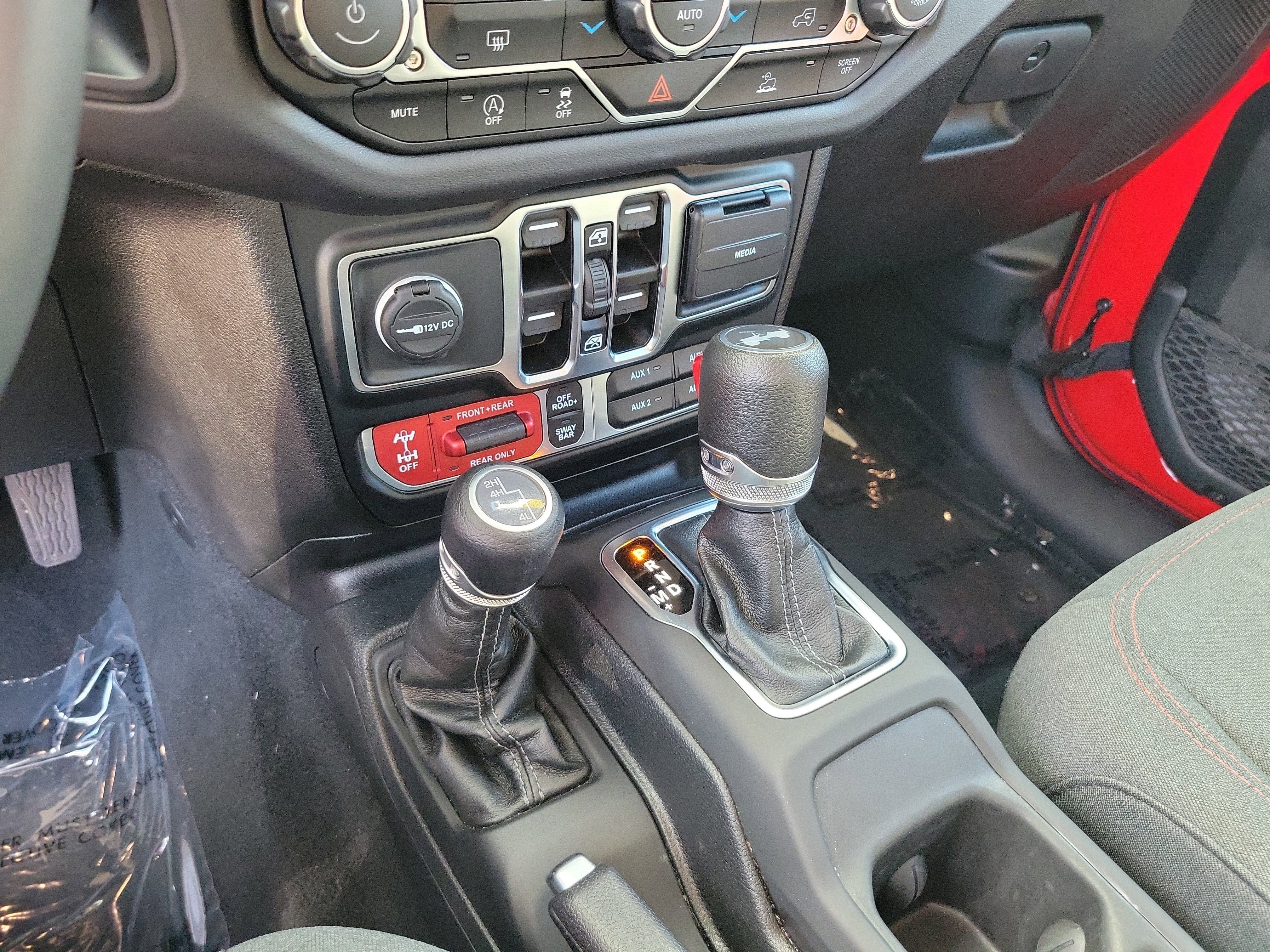Used 2024 Jeep Wrangler Unlimited Rubicon image 15