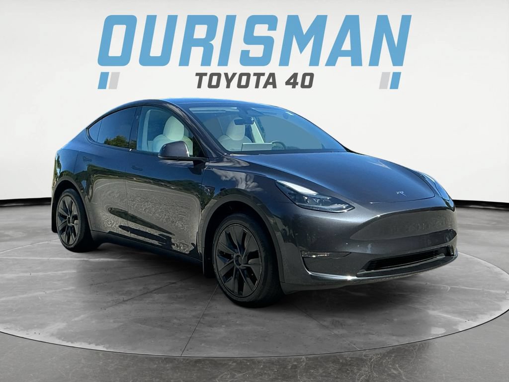 Used 2024 Tesla Model Y Long Range RWD image 1