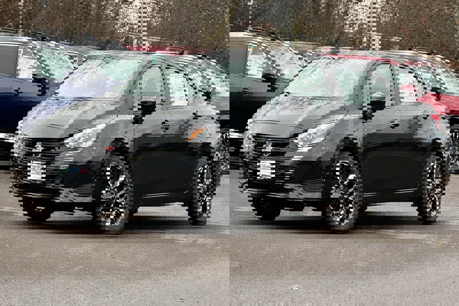 New 2025 Nissan Versa SR w/ Trunk Package