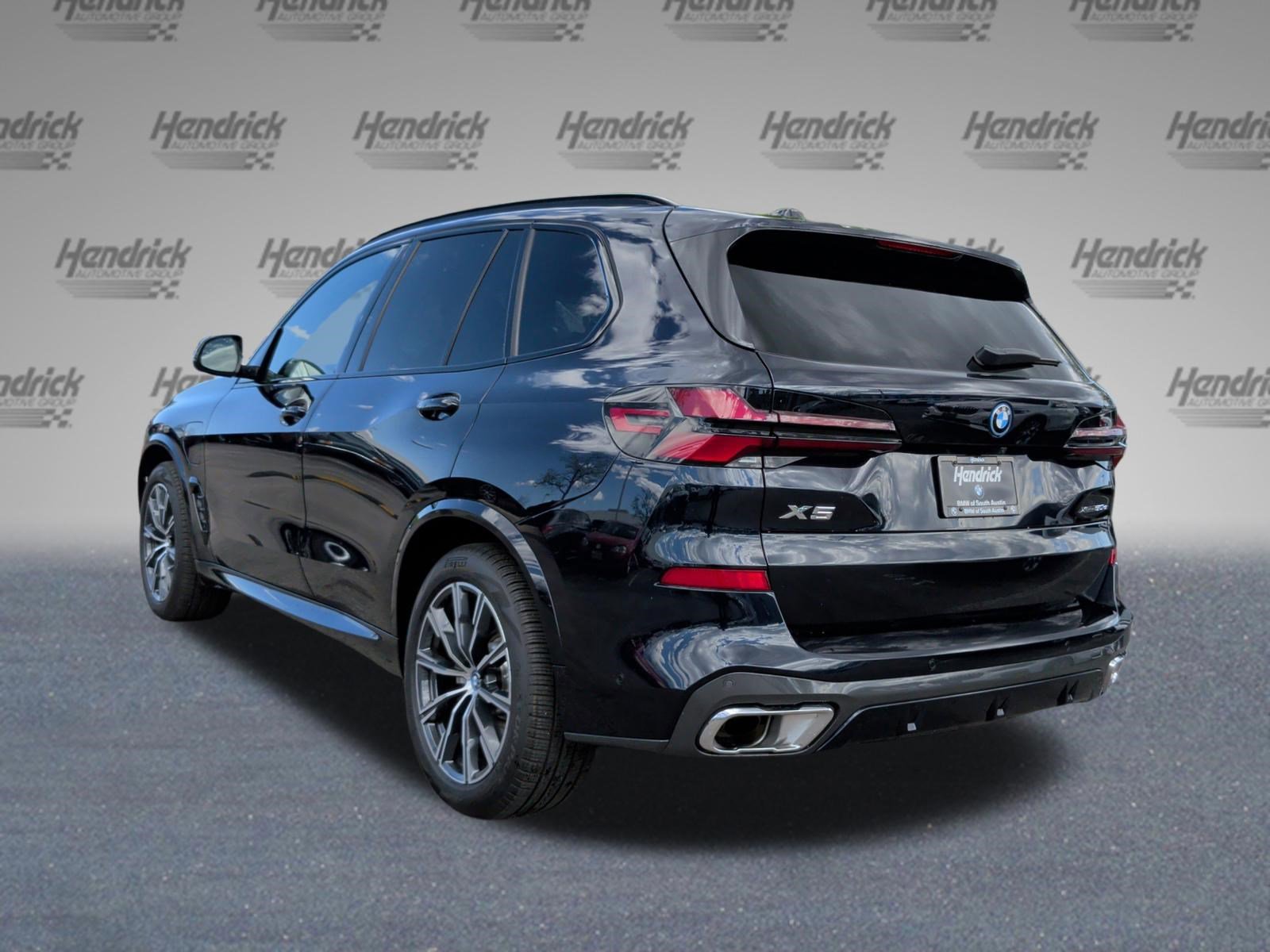 Certified 2025 BMW X5 xDrive50e w/ M Sport Package image 9