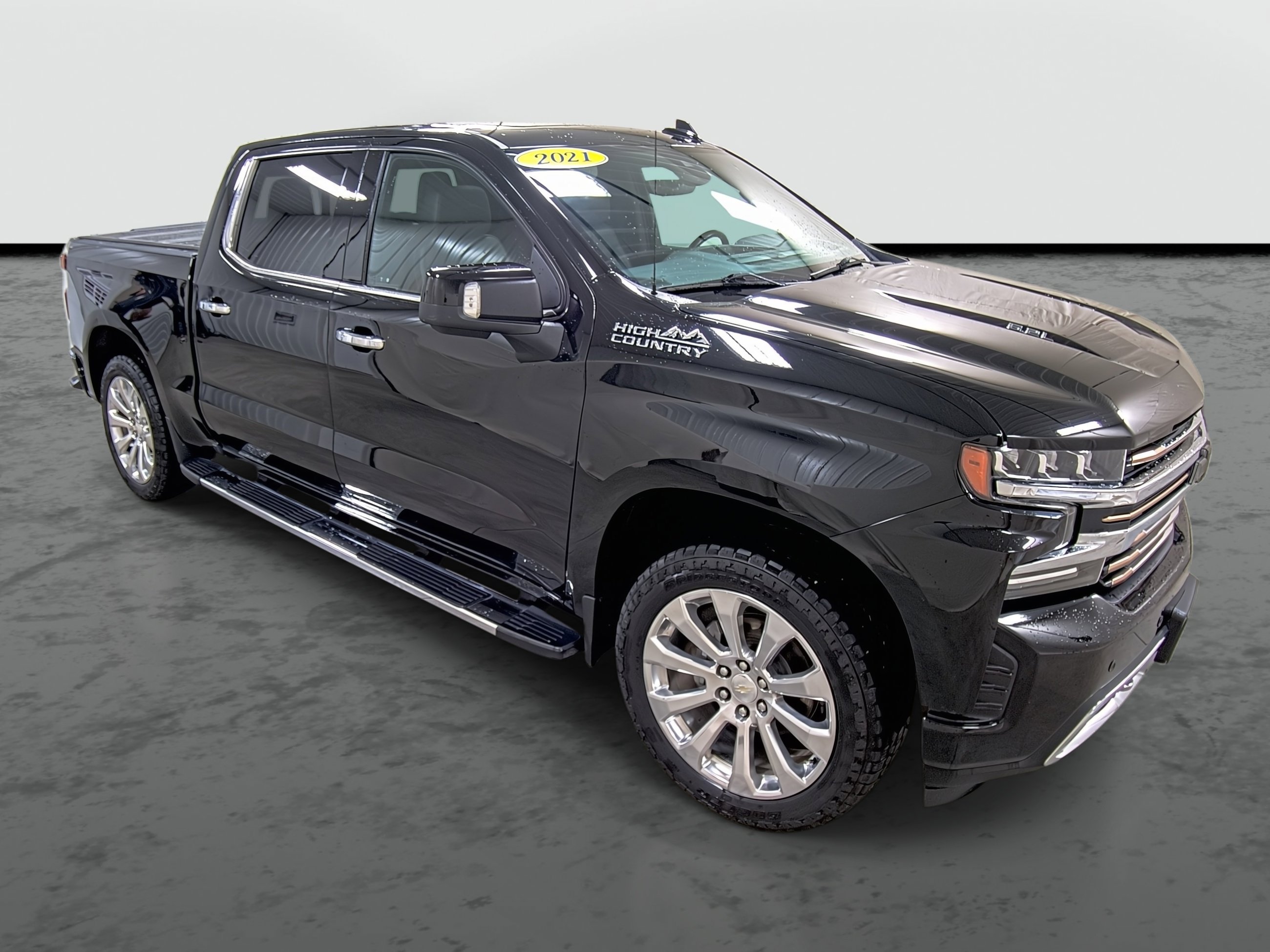Used 2021 Chevrolet Silverado 1500 High Country w/ Technology Package AWD/4WD image 5