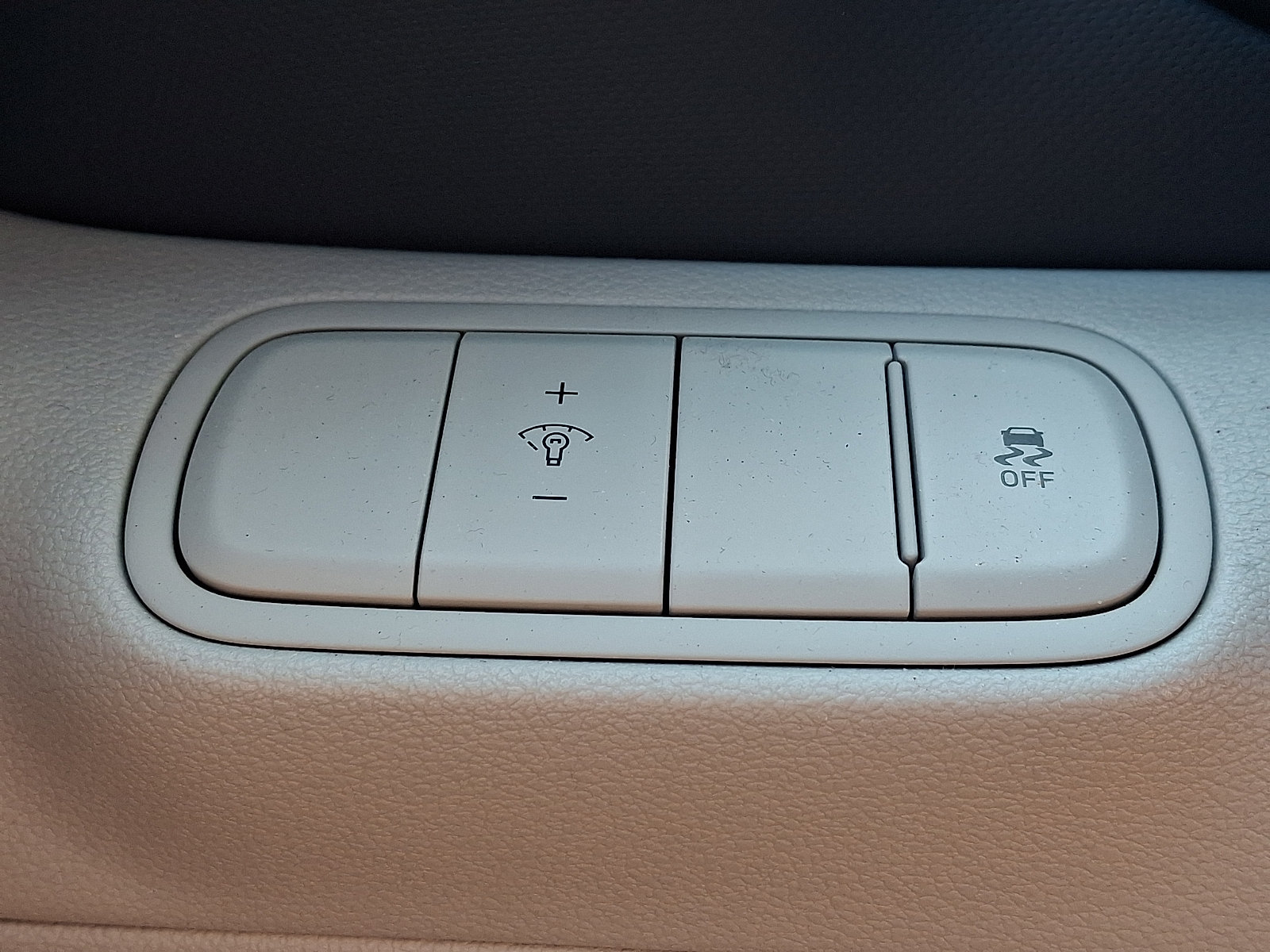 Used 2024 Hyundai Venue Limited FWD image 23