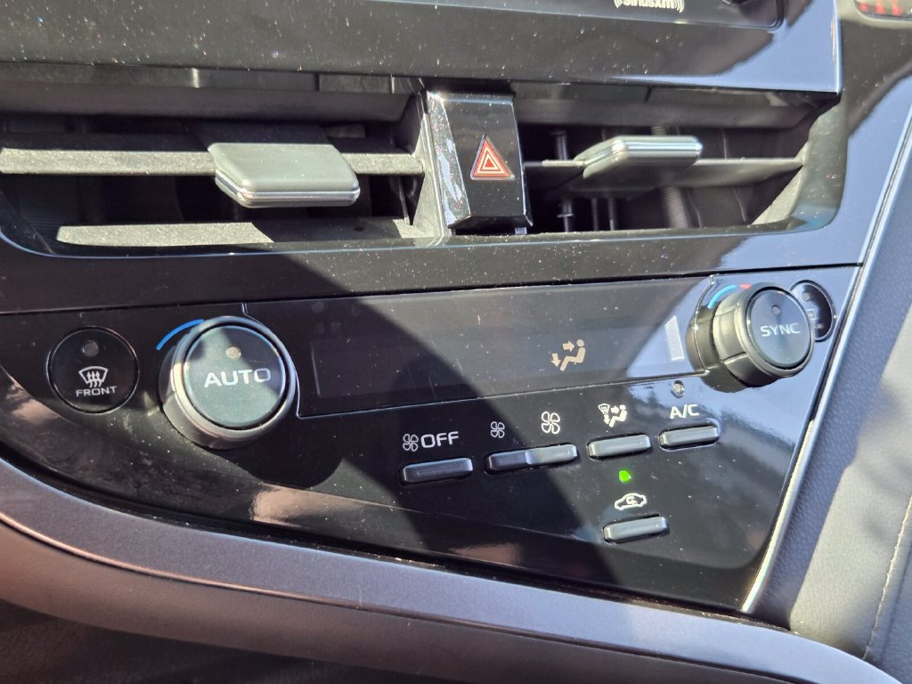 Used 2023 Toyota Camry LE FWD image 20