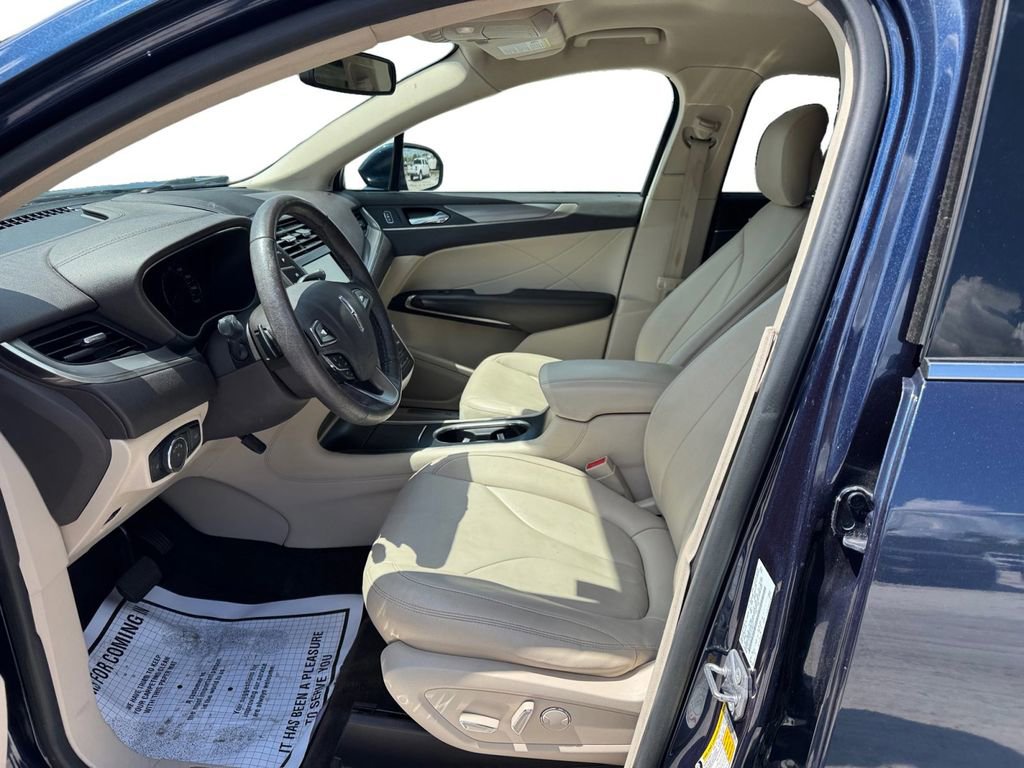 Used 2017 Lincoln MKC Premiere FWD image 11