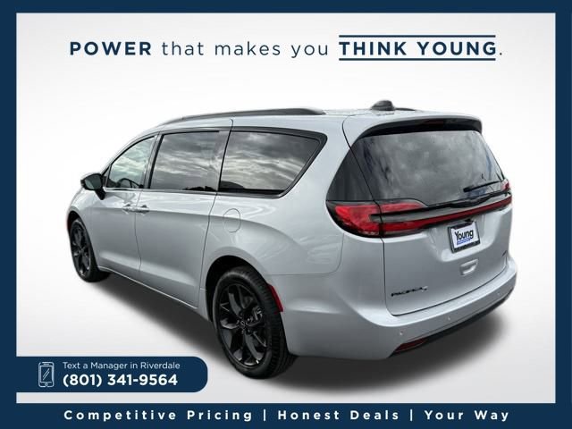 New 2026 Chrysler Pacifica Select w/ S Appearance Package image 7