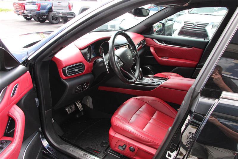 Used 2019 Maserati Levante GranSport AWD/4WD image 9