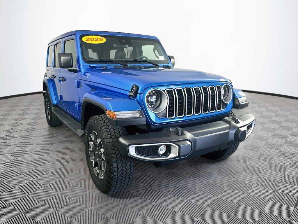 Used 2025 Jeep Wrangler Unlimited Sahara AWD/4WD image 3