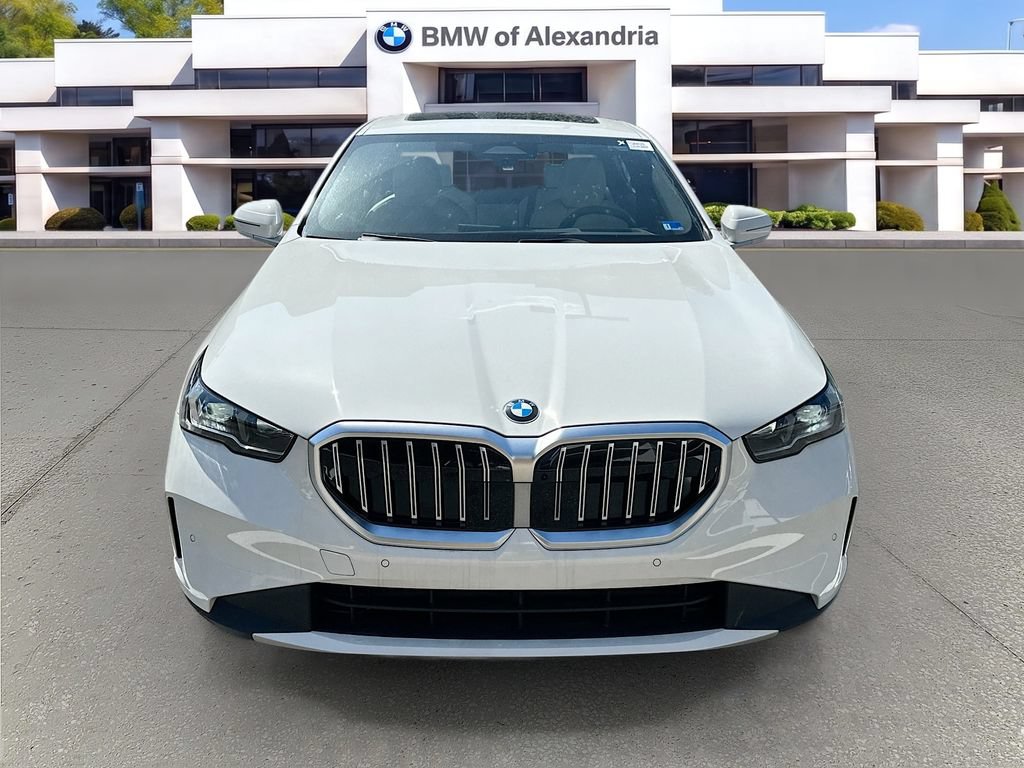 Used 2026 BMW 530i xDrive w/ Premium Package AWD/4WD image 2