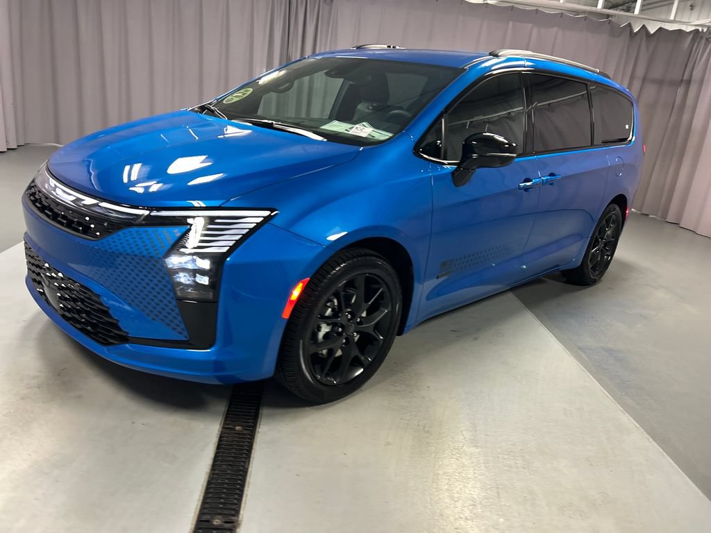 New 2027 Chrysler Pacifica Select FWD image 3
