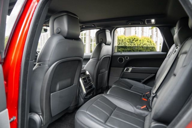 Used 2019 Land Rover Range Rover Sport SE image 41