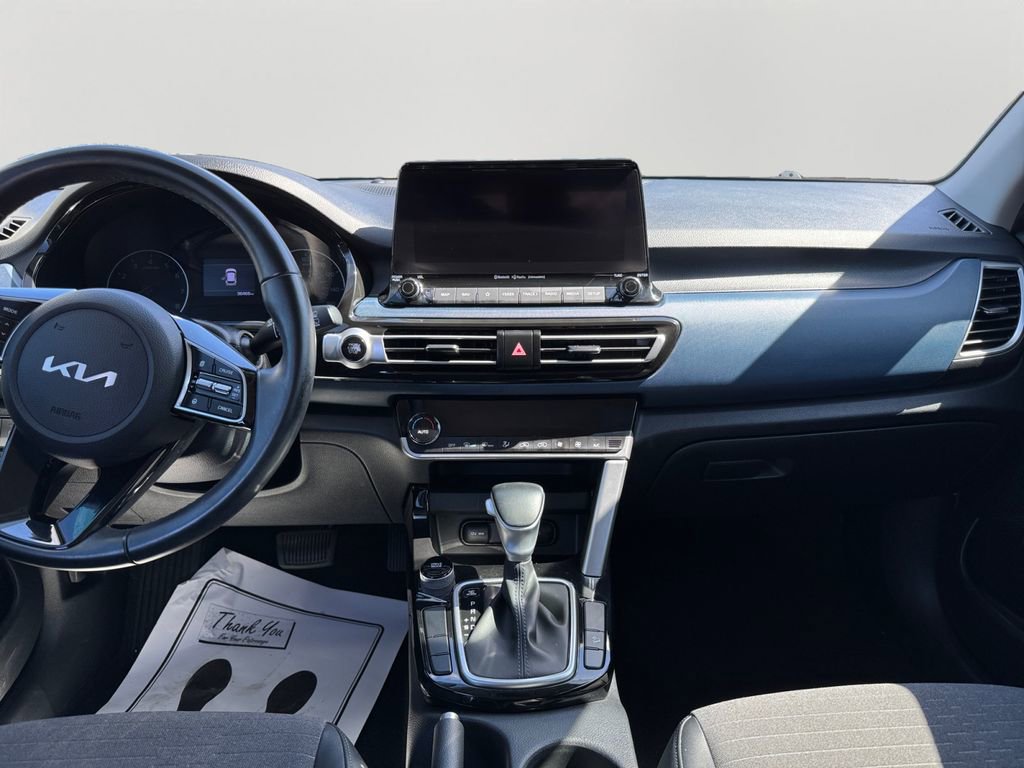 Used 2023 Kia Seltos S w/ Navigation Package FWD image 16