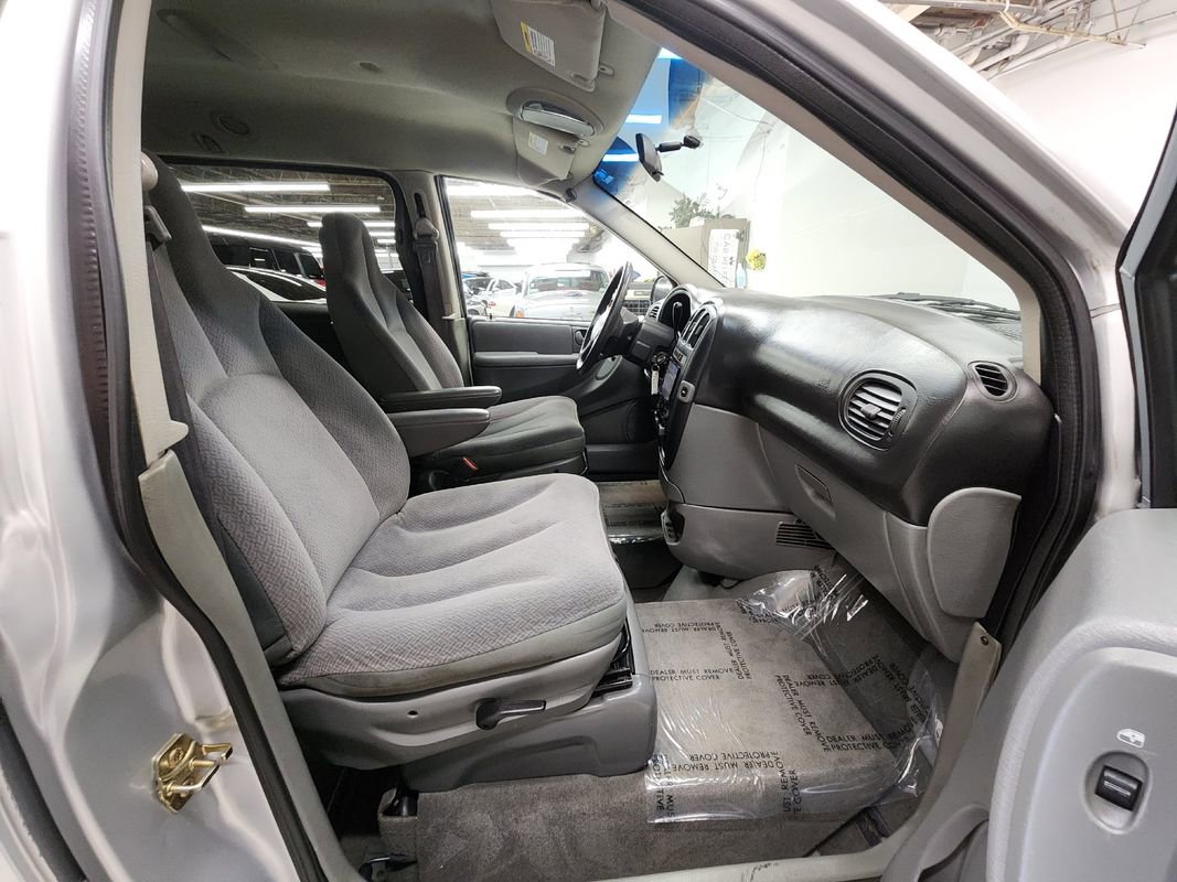 Used 2005 Dodge Grand Caravan SE w/ Popular Equipment Group I image 10
